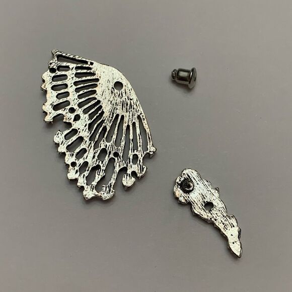 Stunning Dazzling Earring - Picture 2 of 5